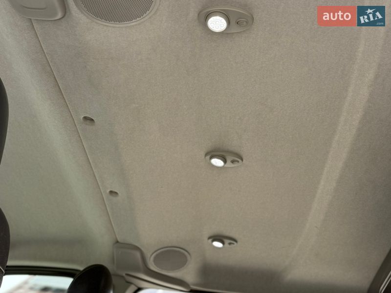 Вантажопасажирський фургон Renault Trafic 2019 в Києві фото 49 Вантажопасажирський фургон Renault Trafic 2019 в Києві