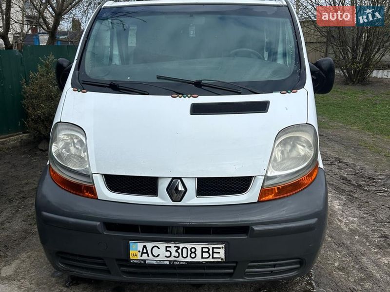Мінівен Renault Trafic 2004 в Ратному