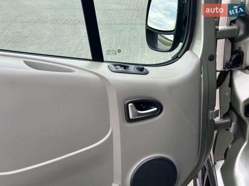 Мінівен Renault Trafic 2012 в Бродах фото 29 Мінівен Renault Trafic 2012 в Бродах