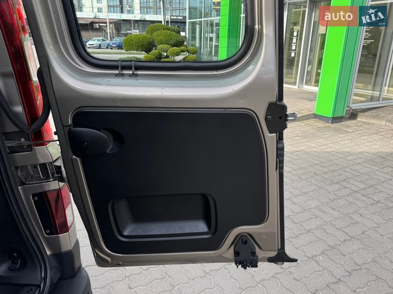 Мінівен Renault Trafic 2017 в Луцьку фото 60 Мінівен Renault Trafic 2017 в Луцьку