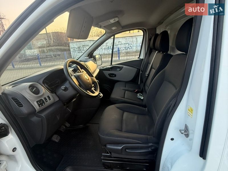 Грузовой фургон Renault Trafic 2017 в Нововолынске