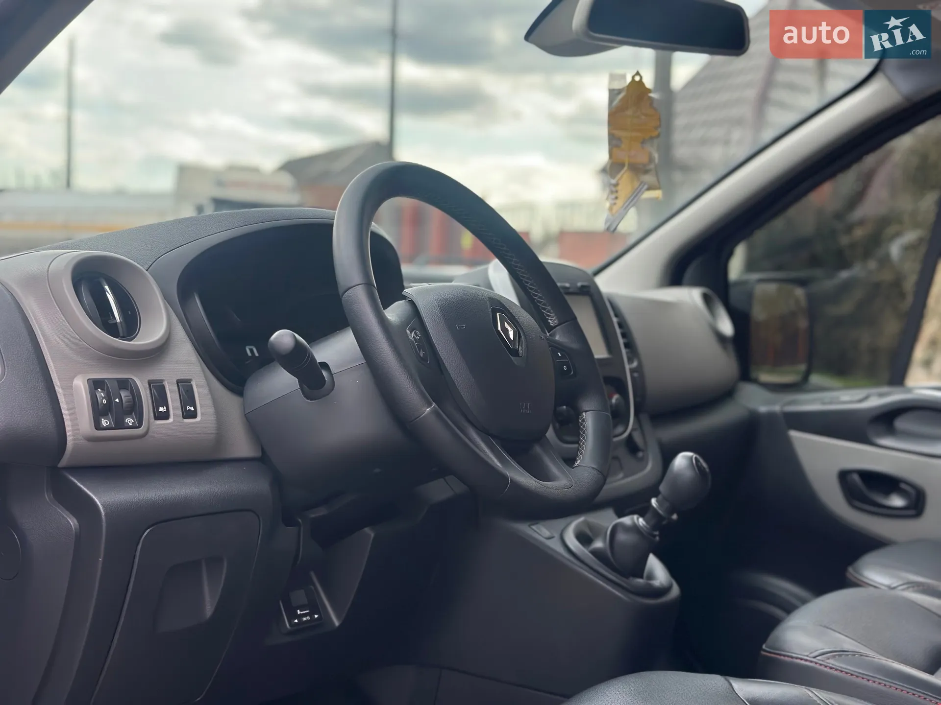 2015 Renault Trafic - мініатюра 4