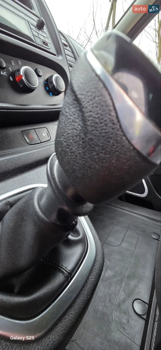 2020 Renault Trafic - мініатюра 29
