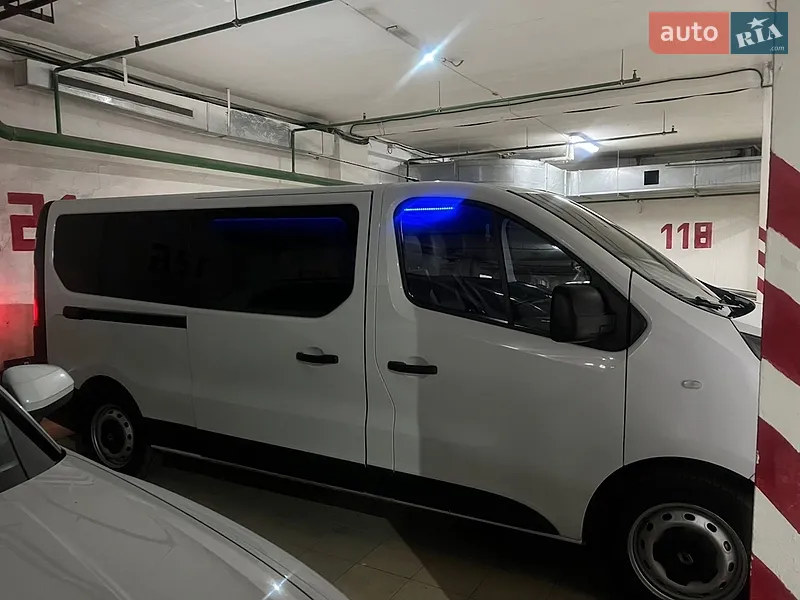 Renault Trafic 2018 VIN VF1FL000060155432 фото оголошення 2 з 43