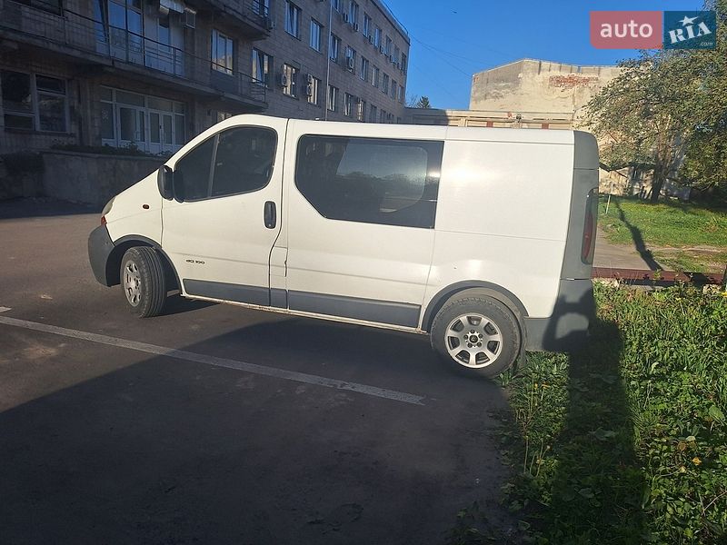 Минивэн Renault Trafic 2004 в Жовкве