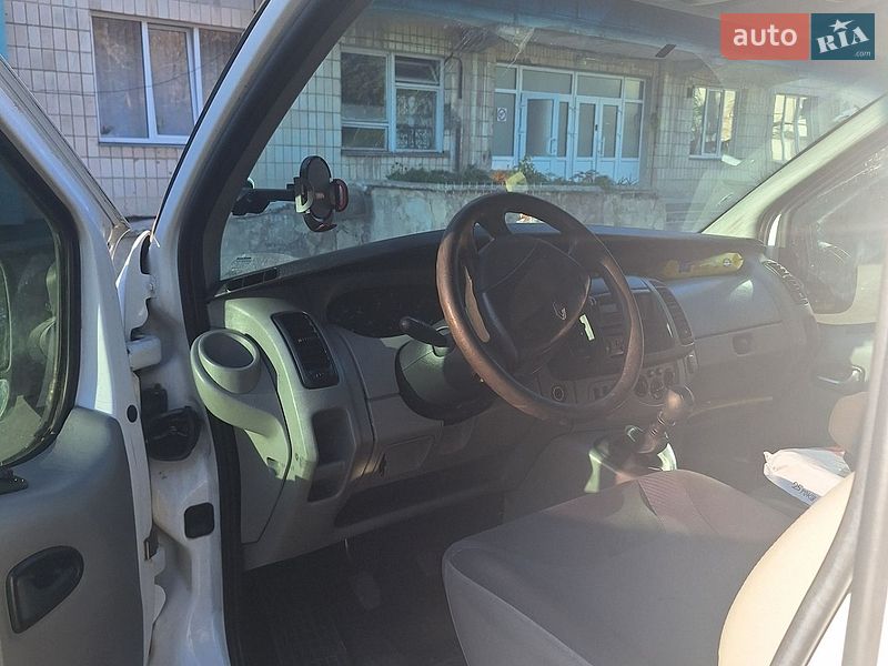 Минивэн Renault Trafic 2004 в Жовкве