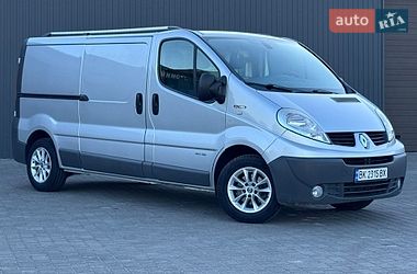 Грузовой фургон Renault Trafic 2013 в Сарнах