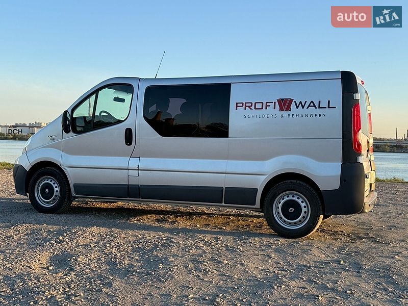 Вантажопасажирський фургон Renault Trafic 2012 в Дніпрі