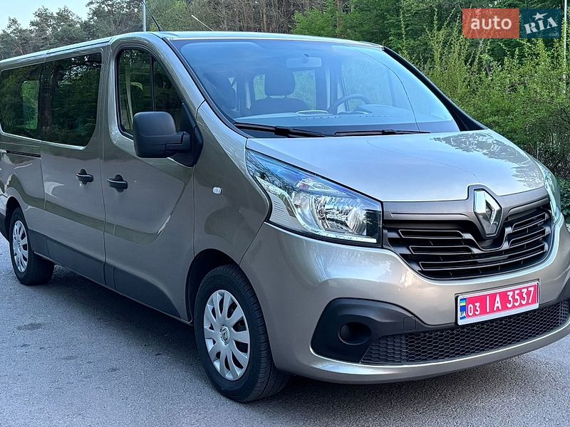 Минивэн Renault Trafic 2015 в Луцке