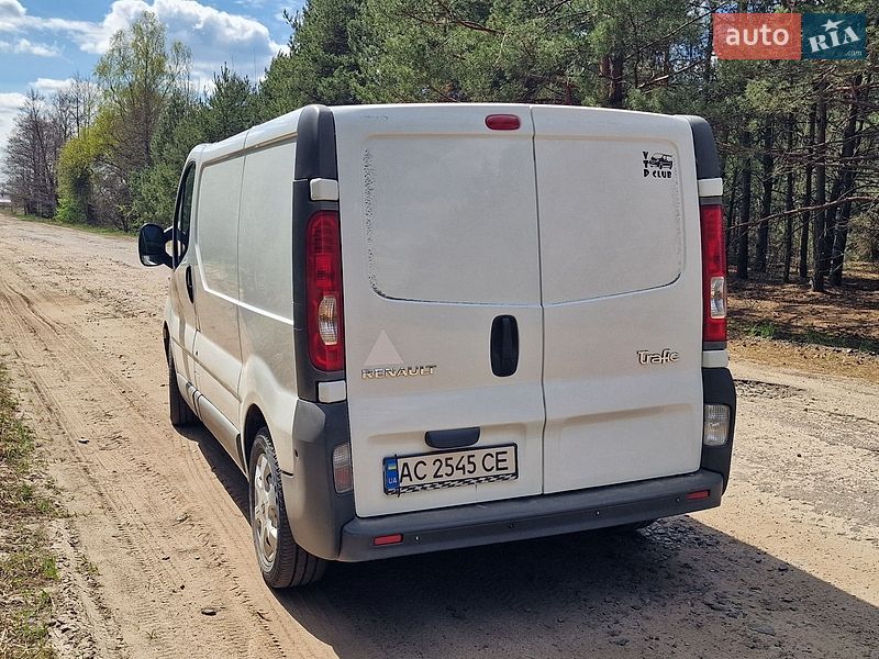 Грузовой фургон Renault Trafic 2009 в Старой Выжевке