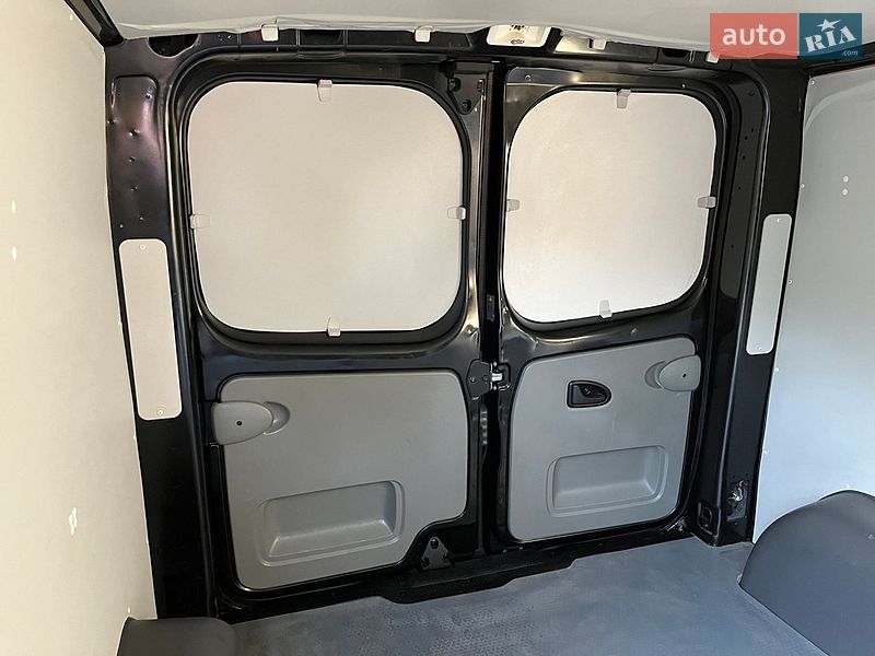 Грузовой фургон Renault Trafic 2012 в Бродах