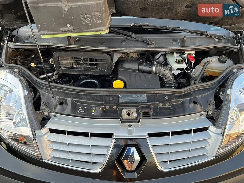 Грузовой фургон Renault Trafic 2012 в Бродах