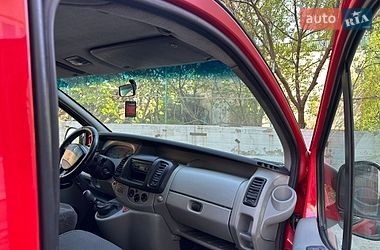 Грузопассажирский фургон Renault Trafic 2006 в Каменец-Подольском