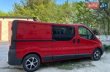 Грузопассажирский фургон Renault Trafic 2006 в Каменец-Подольском