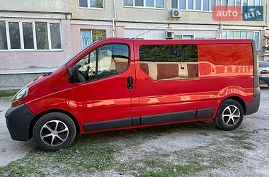 Грузопассажирский фургон Renault Trafic 2006 в Каменец-Подольском