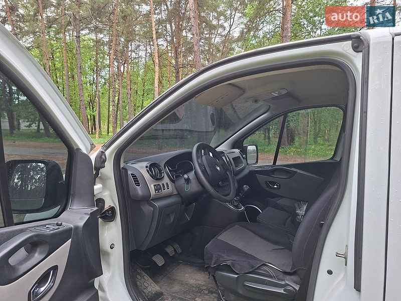 Грузопассажирский фургон Renault Trafic 2017 в Житомире