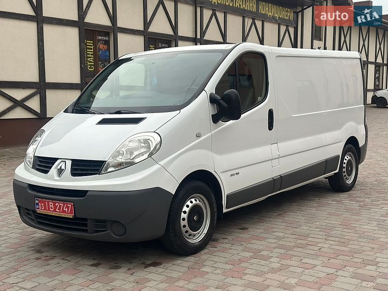 Вантажний фургон Renault Trafic 2014 в Рівному