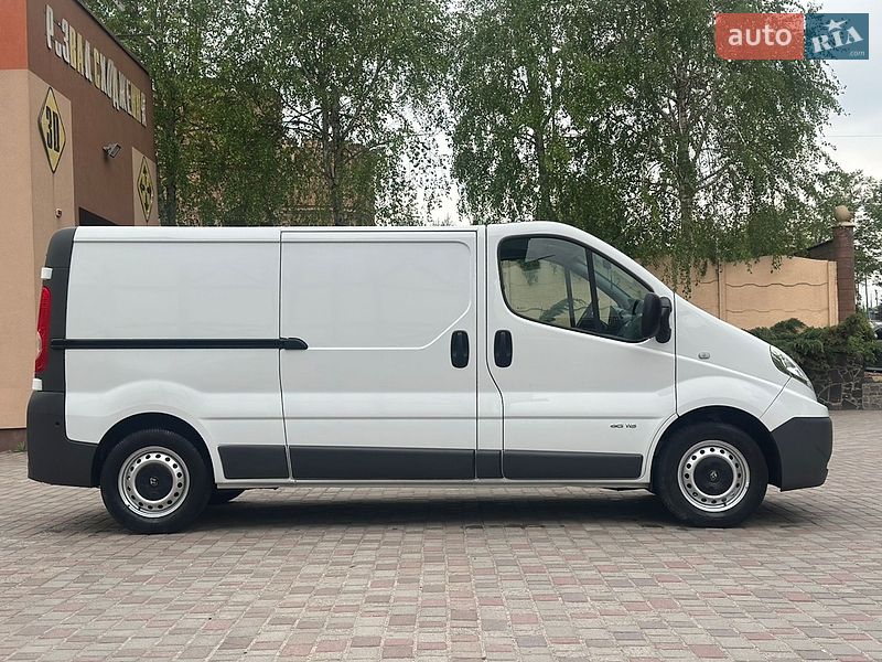 Вантажний фургон Renault Trafic 2014 в Рівному