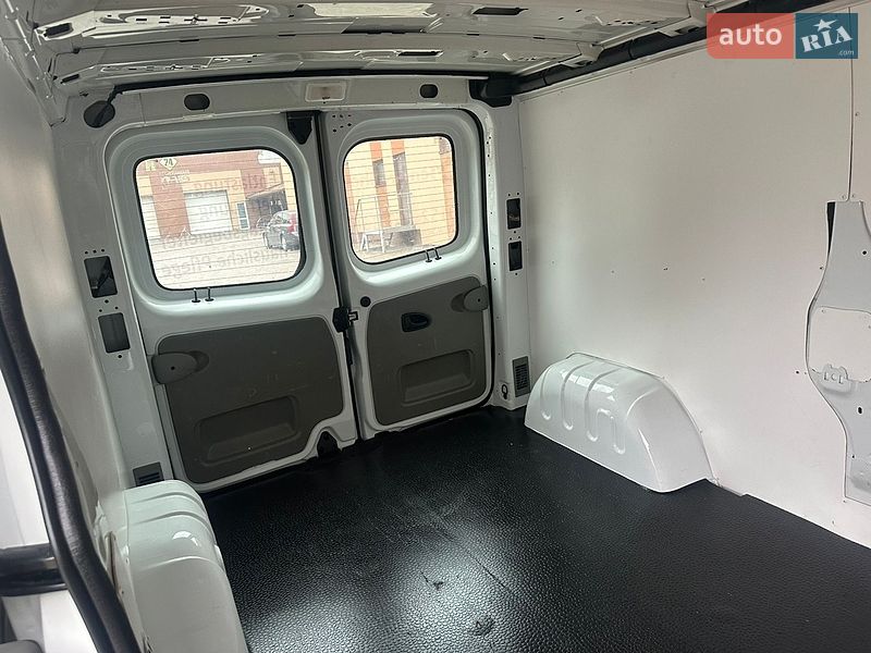 Вантажний фургон Renault Trafic 2014 в Рівному