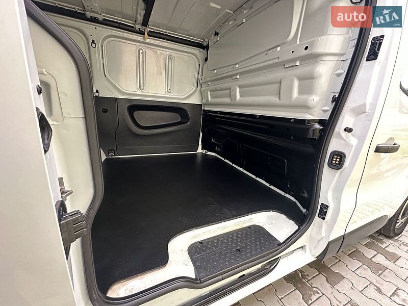 Грузовой фургон Renault Trafic 2023 в Киеве