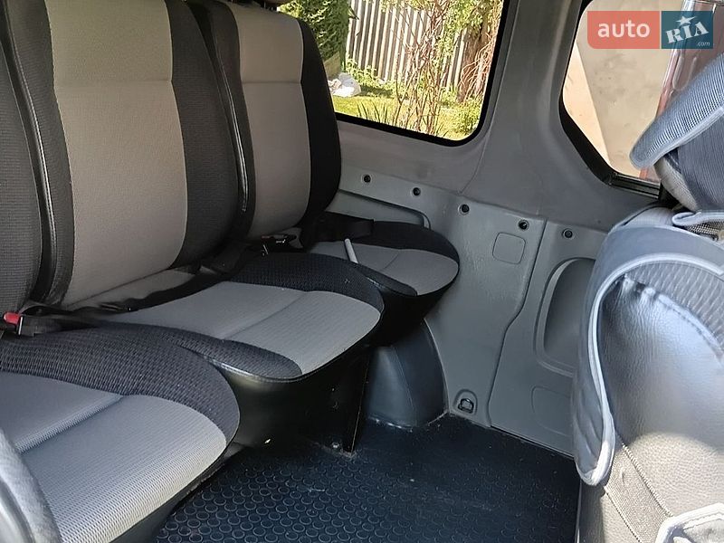 Минивэн Renault Trafic 2005 в Белогорье