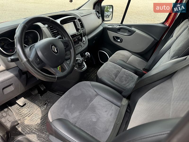 Мінівен Renault Trafic 2016 в Умані