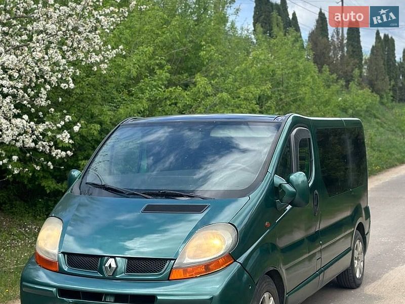 Мінівен Renault Trafic 2005 в Шумську