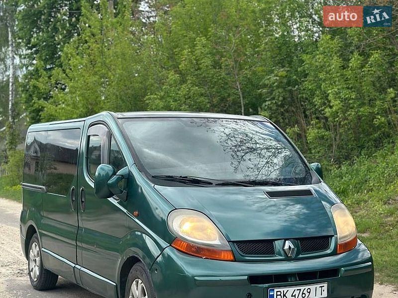 Мінівен Renault Trafic 2005 в Шумську