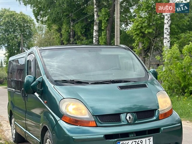 Мінівен Renault Trafic 2005 в Шумську