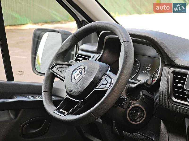 Минивэн Renault Trafic 2022 в Дубно