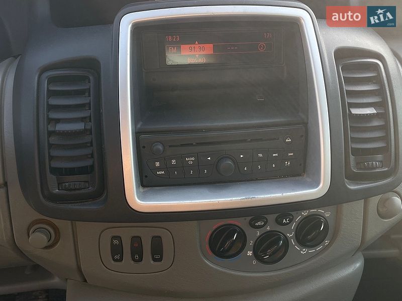 Вантажопасажирський фургон Renault Trafic 2012 в Вінниці
