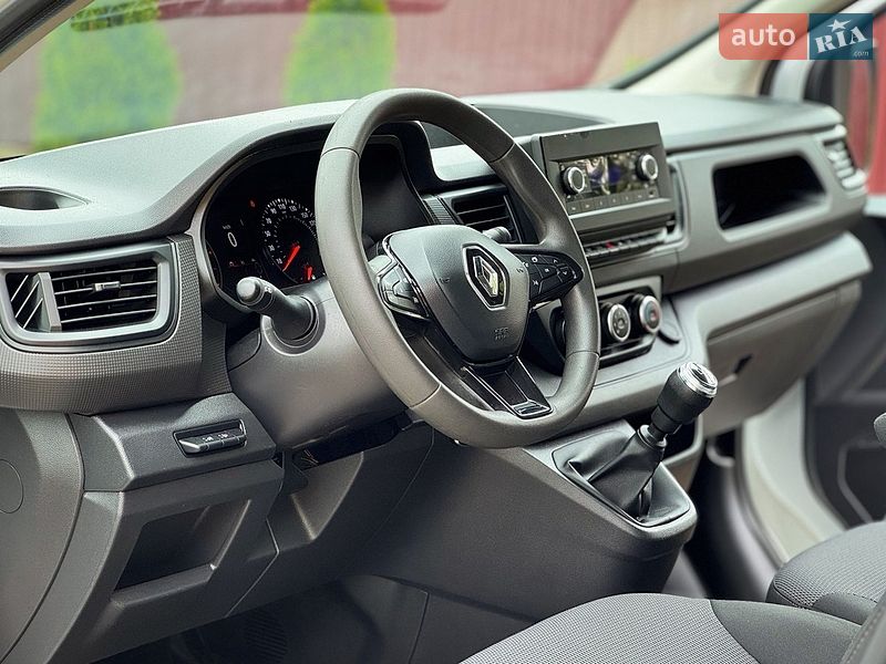 Вантажний фургон Renault Trafic 2023 в Дрогобичі