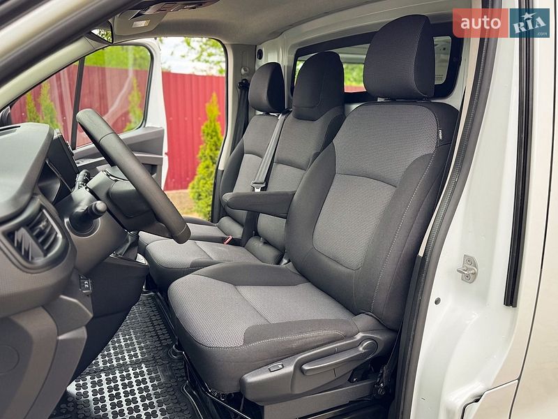 Вантажний фургон Renault Trafic 2023 в Дрогобичі