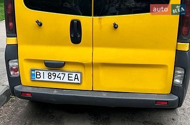 Вантажний фургон Renault Trafic 2005 в Полтаві