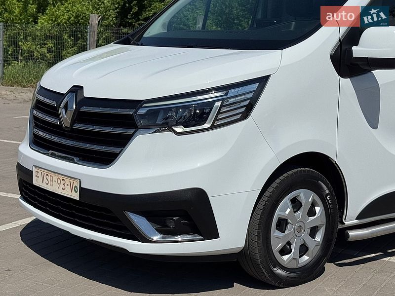 Вантажний фургон Renault Trafic 2022 в Дубні