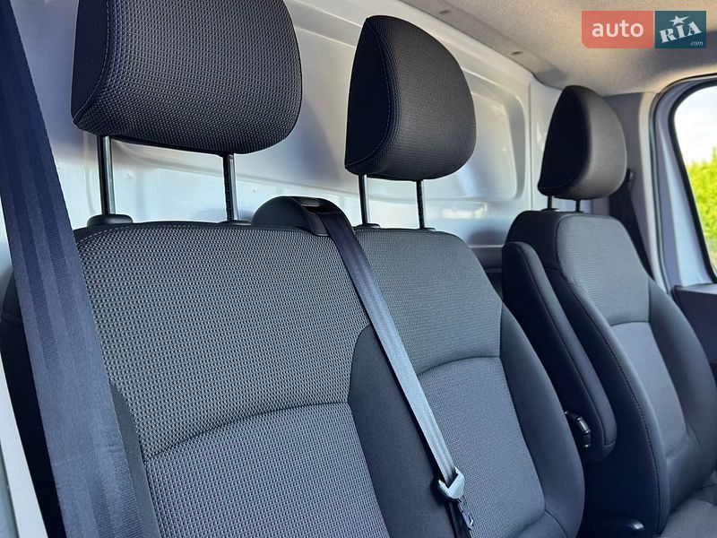 Вантажний фургон Renault Trafic 2022 в Дубні