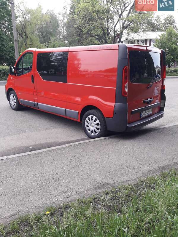 Вантажопасажирський фургон Renault Trafic 2012 в Смілі