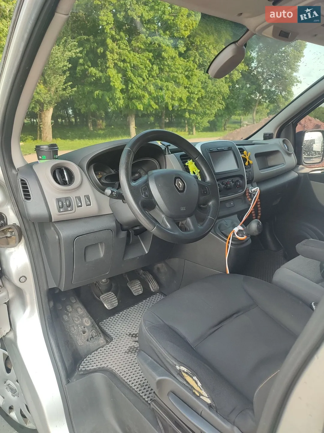 2015 Renault Trafic - мініатюра 2