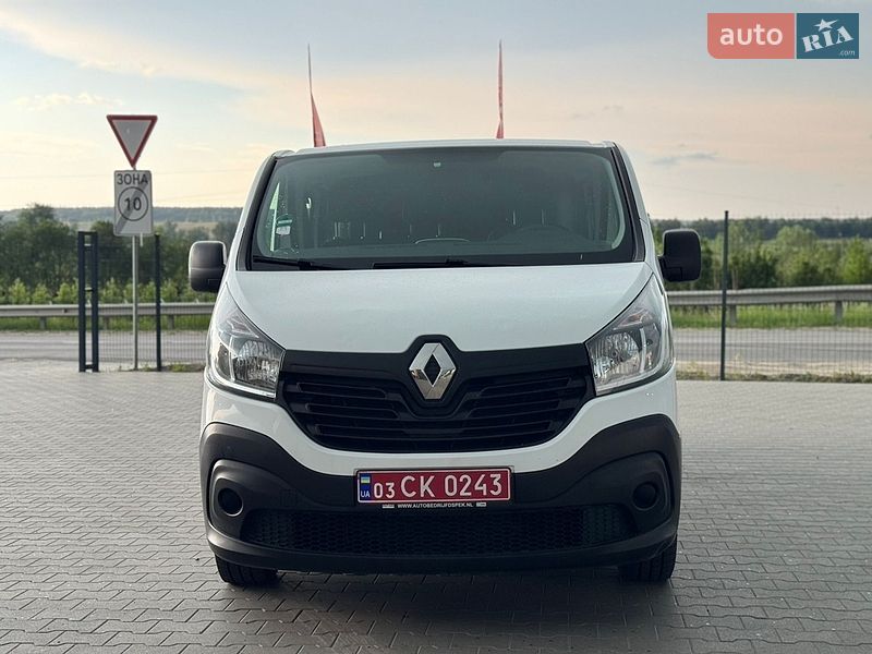 Грузопассажирский фургон Renault Trafic 2017 в Буче