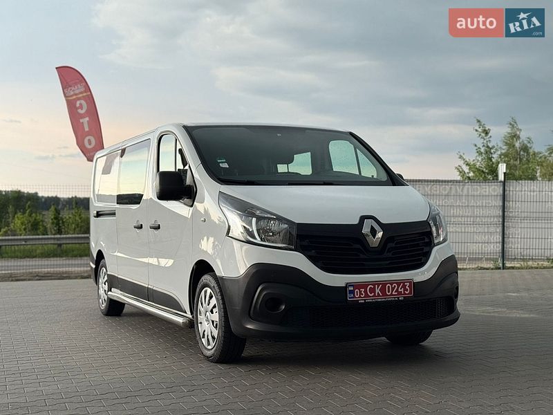 Грузопассажирский фургон Renault Trafic 2017 в Буче