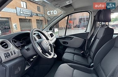 Грузопассажирский фургон Renault Trafic 2017 в Буче