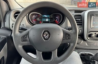Грузопассажирский фургон Renault Trafic 2017 в Буче