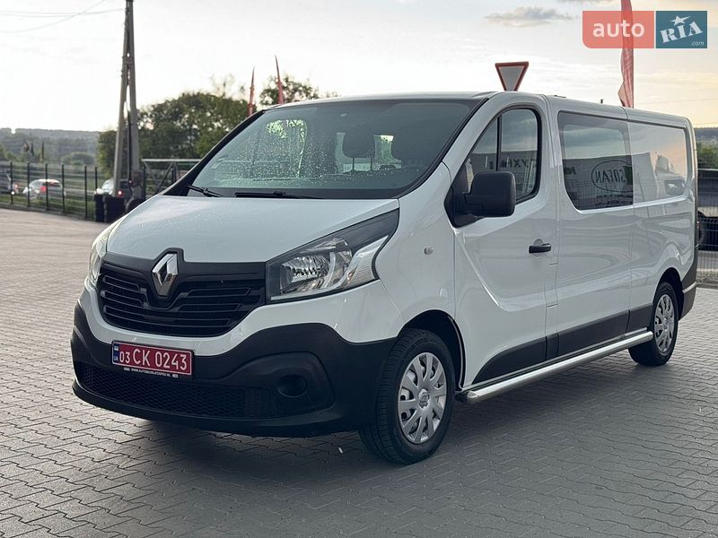 Грузопассажирский фургон Renault Trafic 2017 в Буче