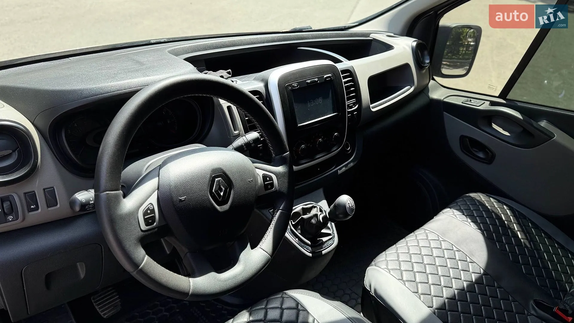 2017 Renault Trafic - мініатюра 16