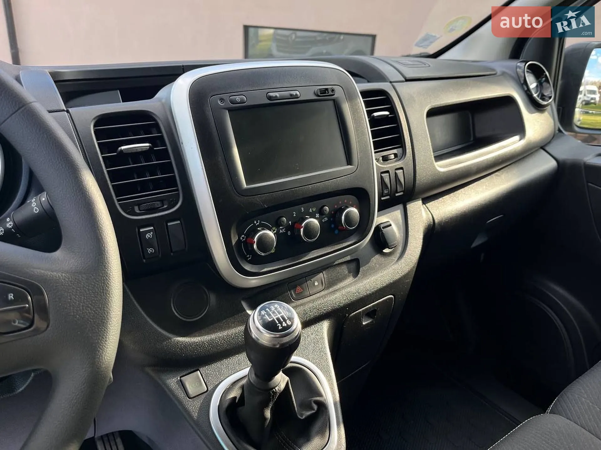 2021 Renault Trafic - мініатюра 19