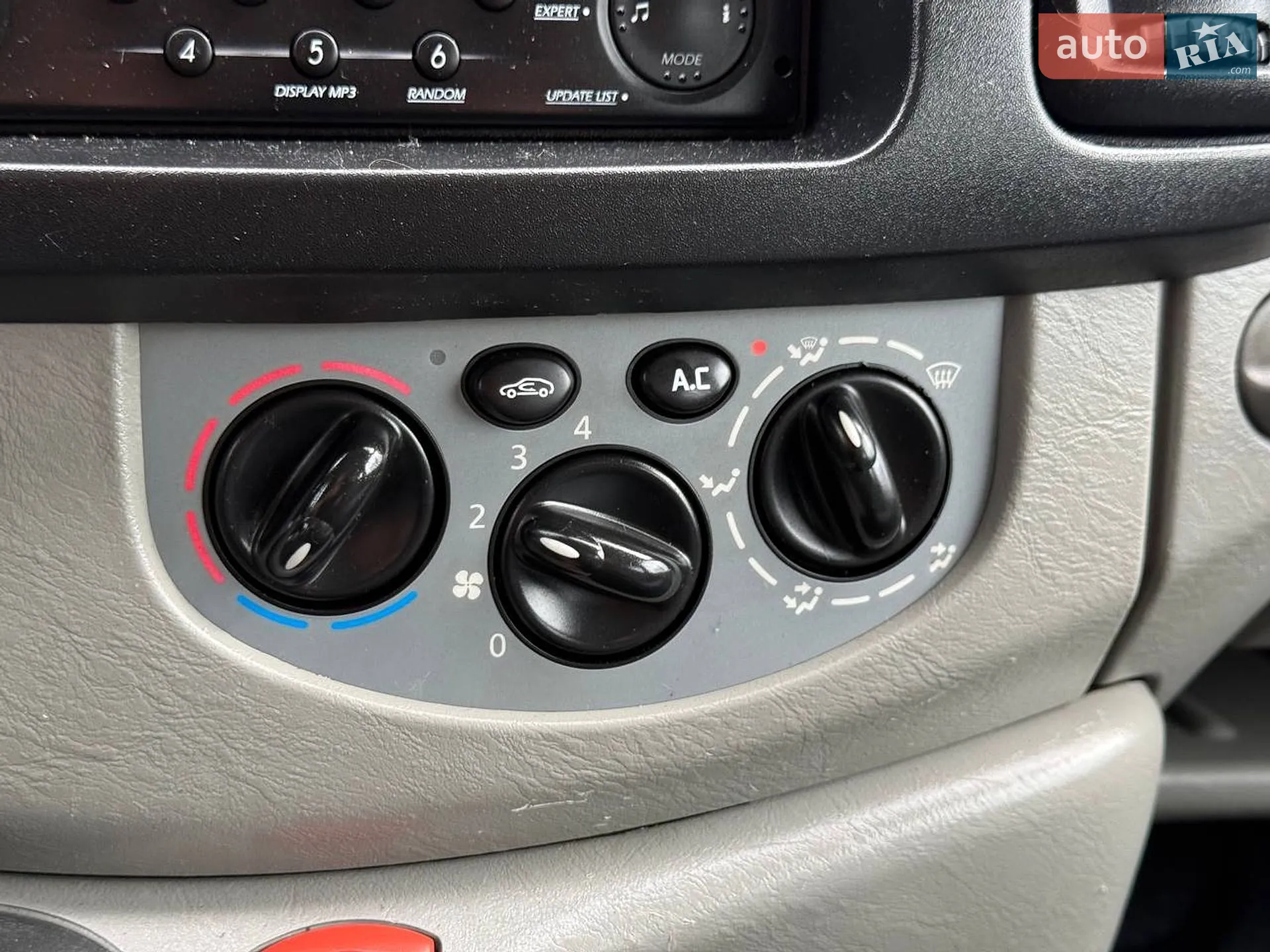 2010 Renault Trafic - мініатюра 17