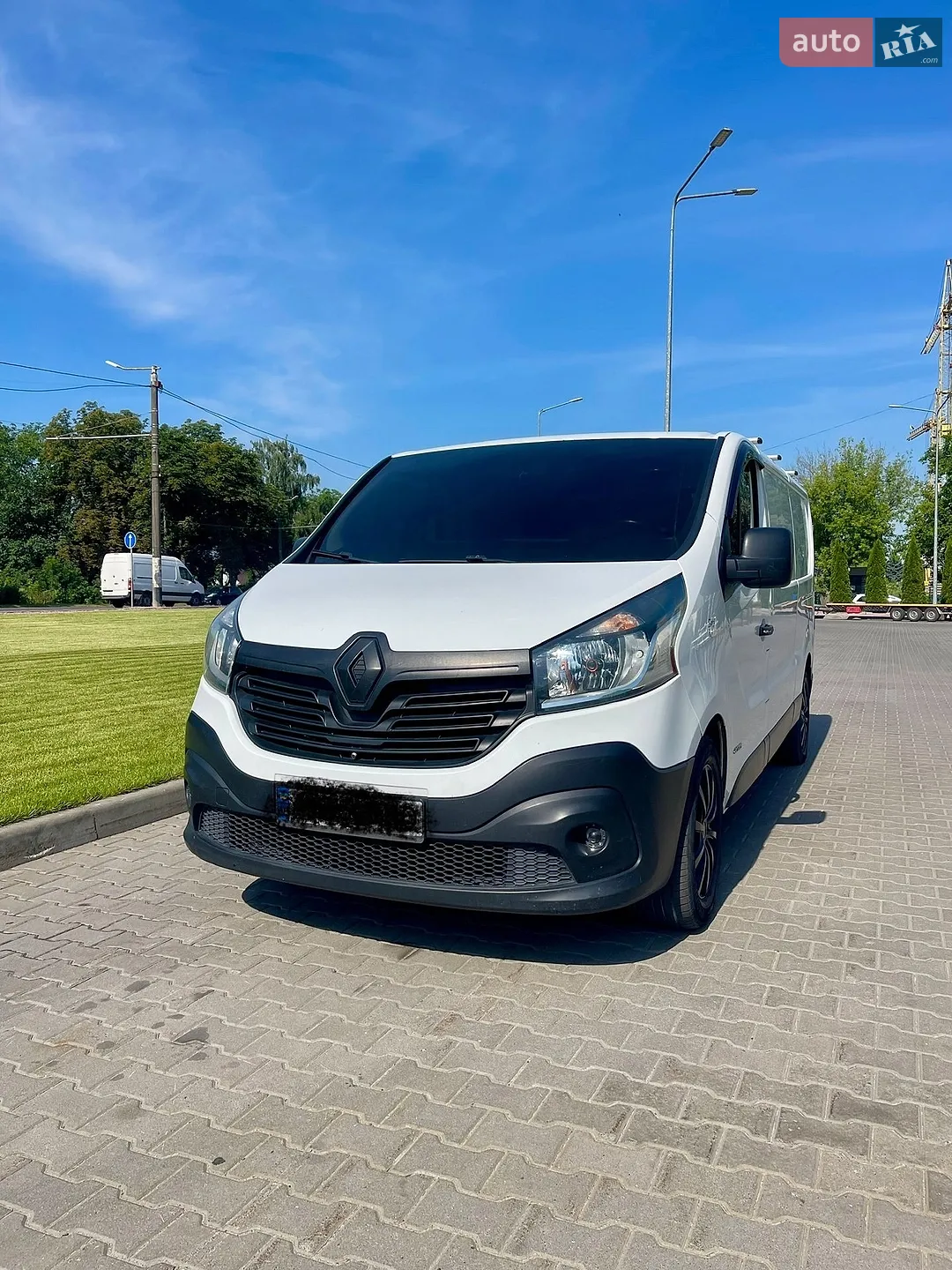 2015 Renault Trafic - мініатюра 2