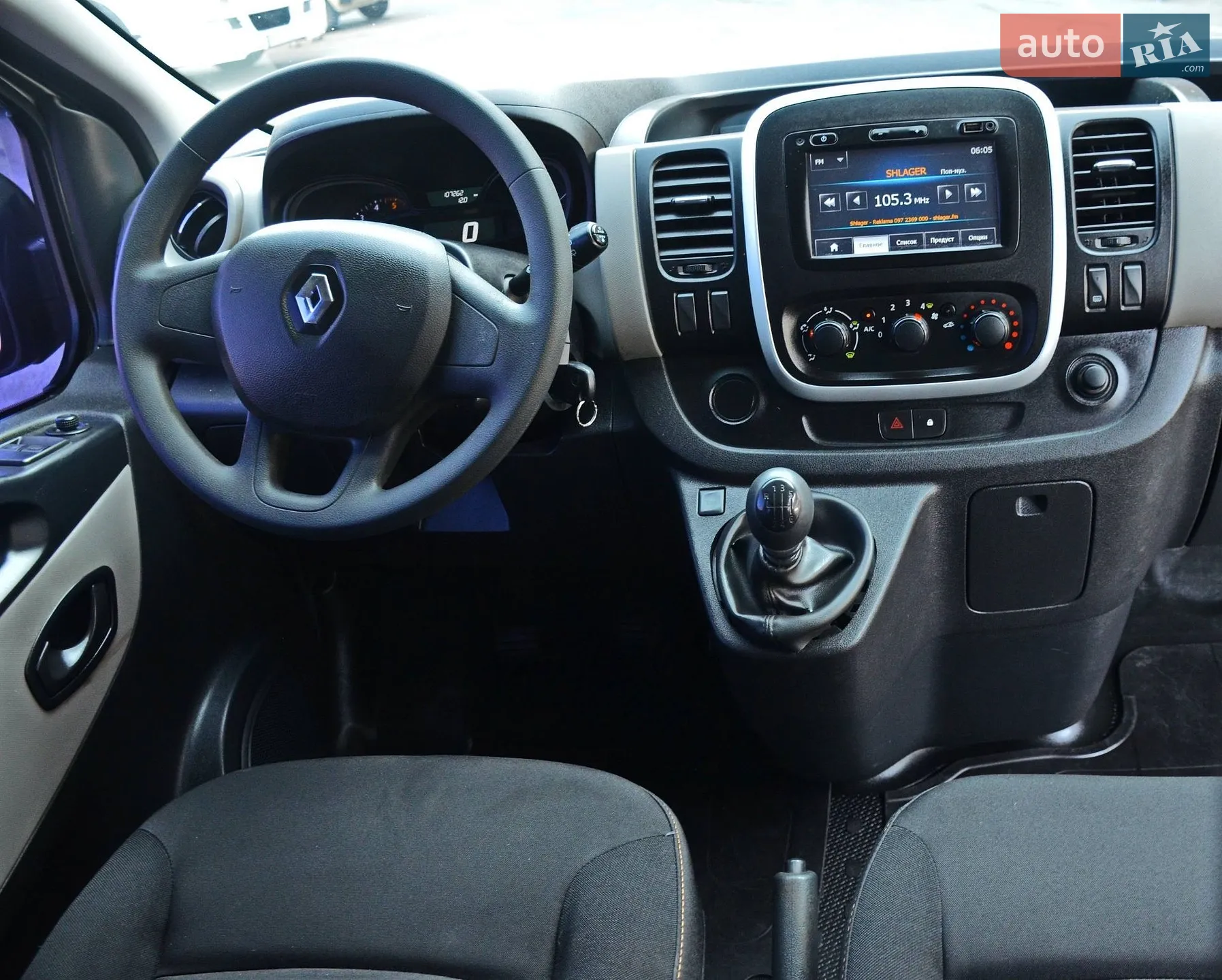 2015 Renault Trafic - мініатюра 9