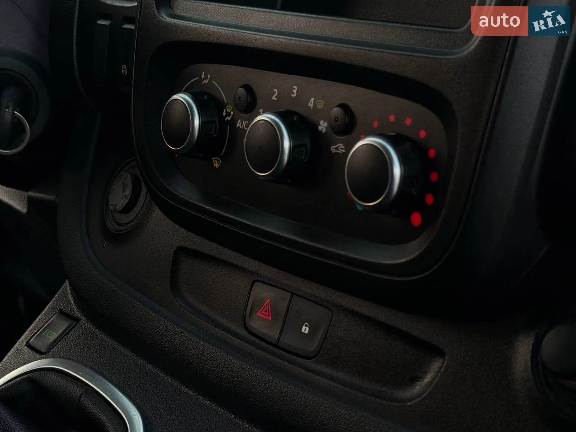 2021 Renault Trafic - мініатюра 25
