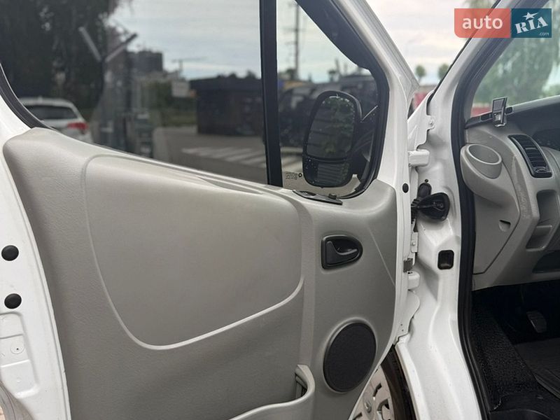 Минивэн Renault Trafic 2007 в Киеве